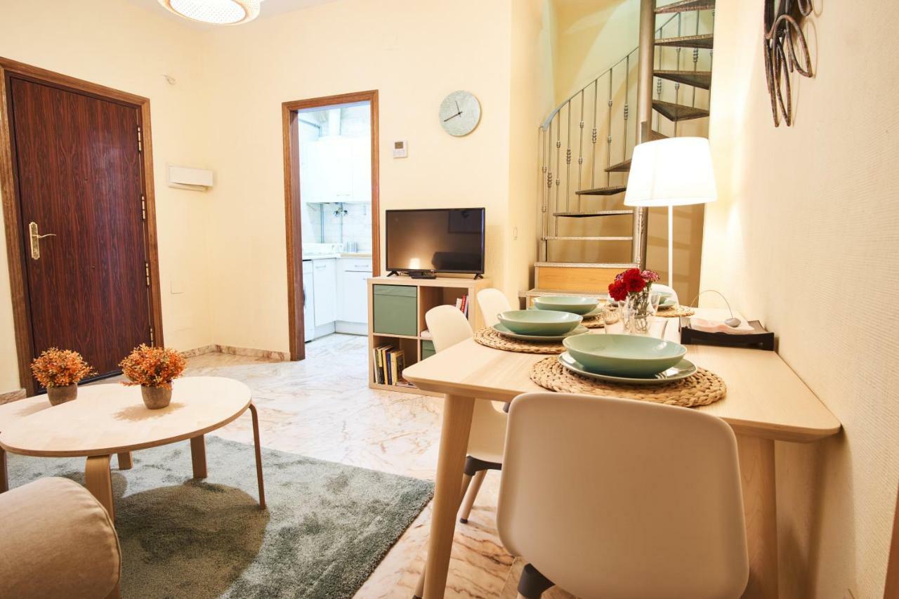 Appartamento Escoberos Courtyard Duplex By Valcambre Siviglia Esterno foto