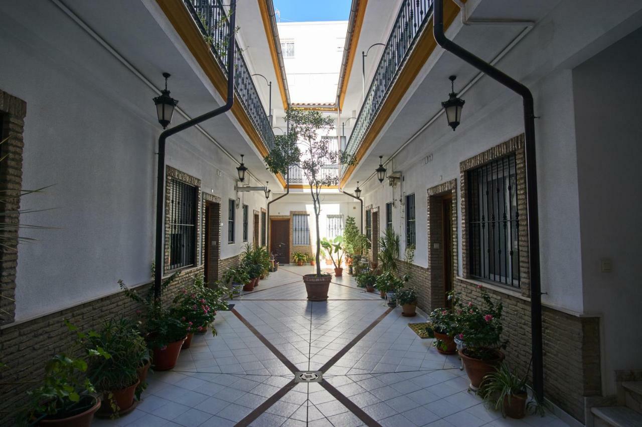 Appartamento Escoberos Courtyard Duplex By Valcambre Siviglia Esterno foto